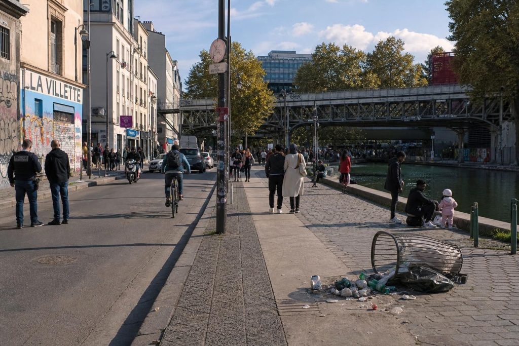 Découvrez la vérité sur la sécurité à La Villette, un quartier de Paris souvent perçu comme dangereux. Analyse des faits et conseils pour visiter sereinement.